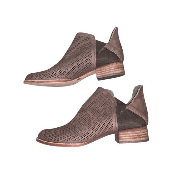 Vince Camuto Suede Pull On Brown Leather Perforated Low Heel Ankle Boots Sz 9M - Picture 2 of 12